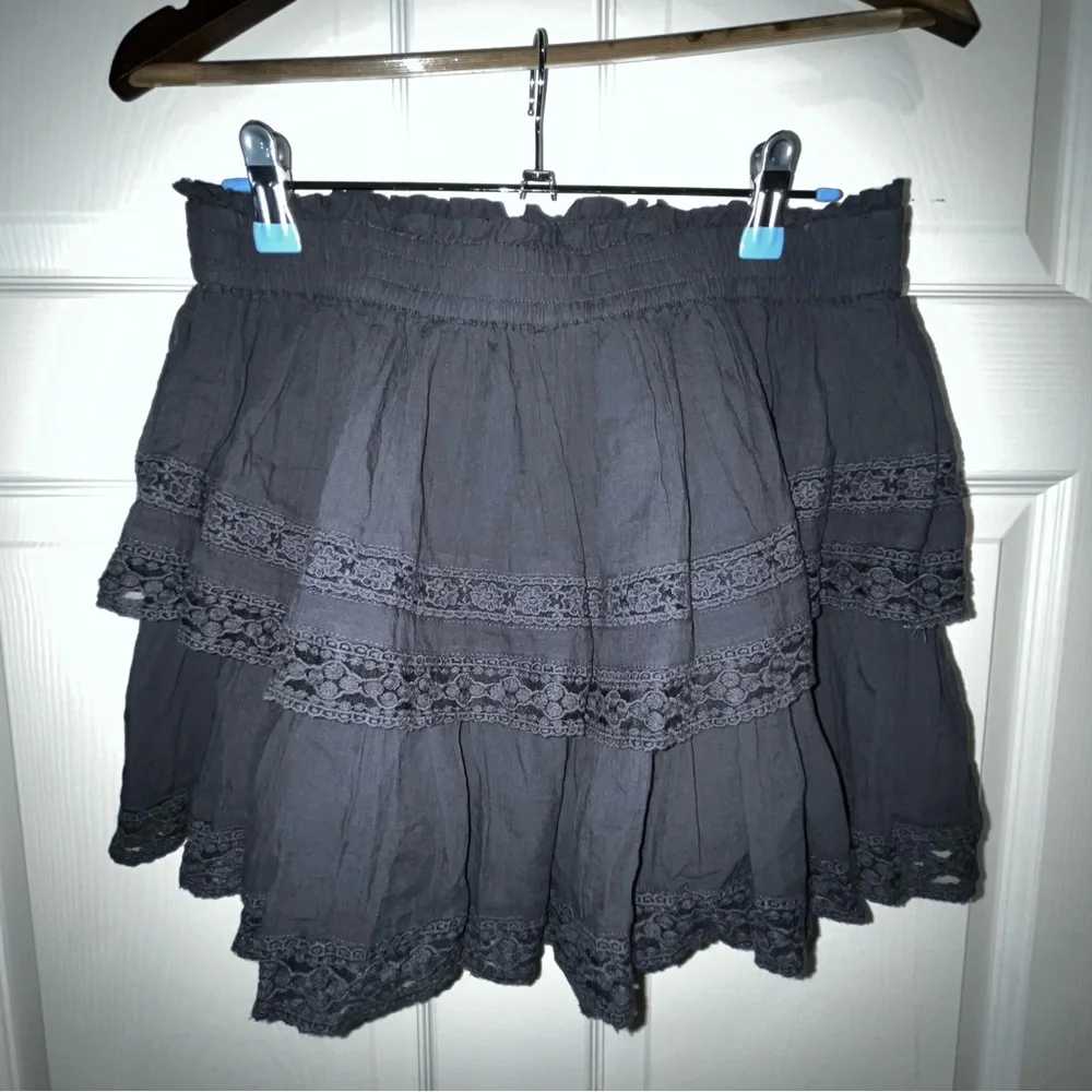 SOLD Ⓜ️ American Eagle Women’s Black Lace Accent Skort - Picture 3 of 3